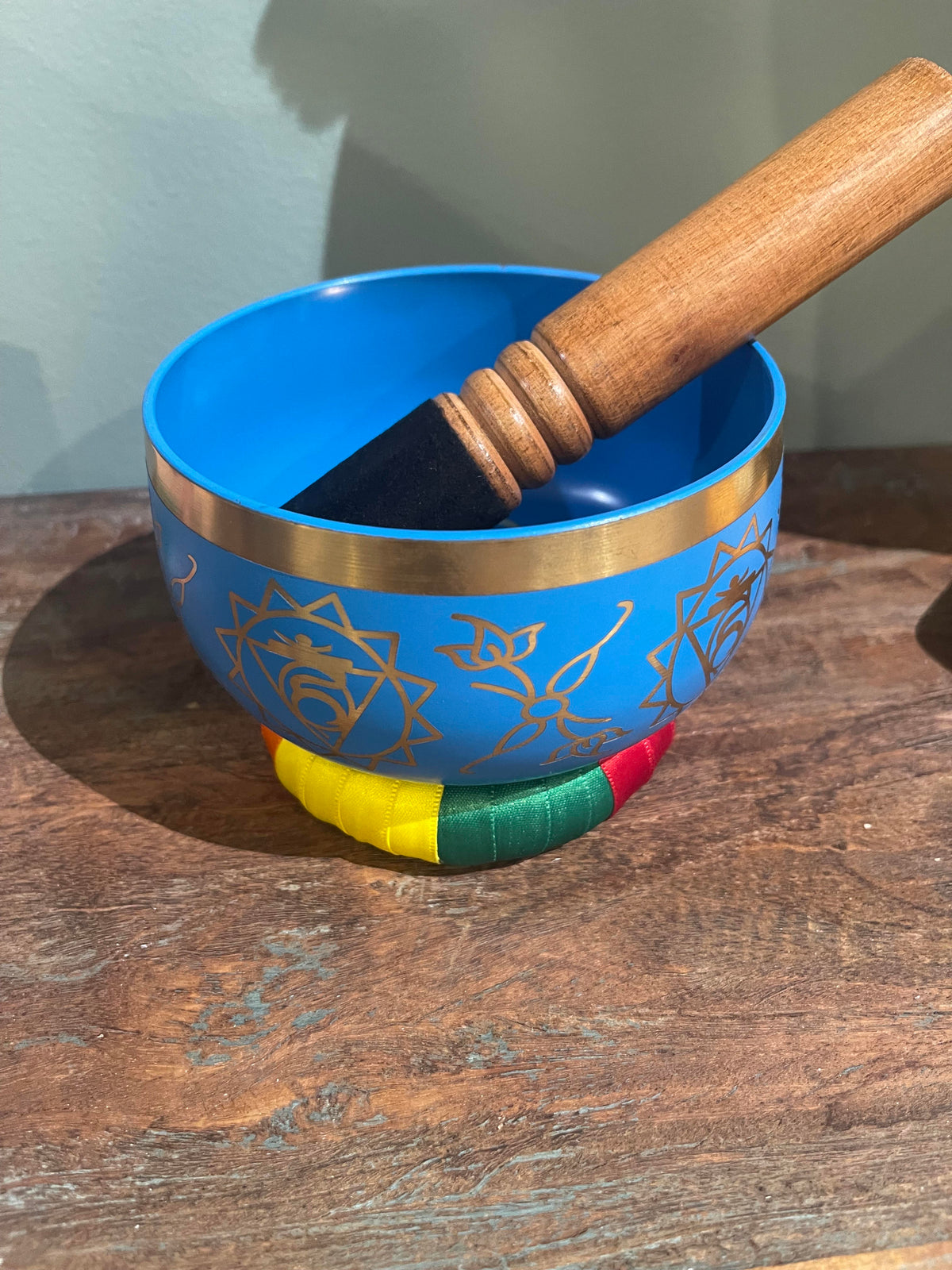 Cobalt Blue Tibetan Singing Bowl 13cm with coloured cushion